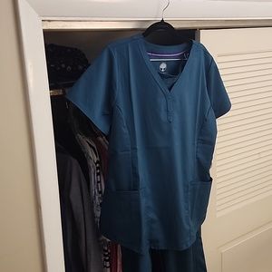 Scrub set. Green XL shirt and large petite pants. Healing Hands